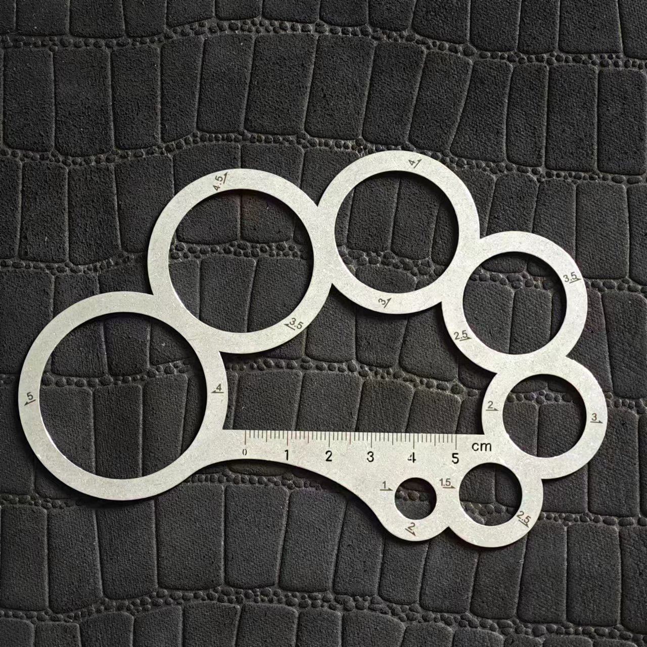 Strumento per punzonatura in p - Leatherwork Templates recensione e prezzo